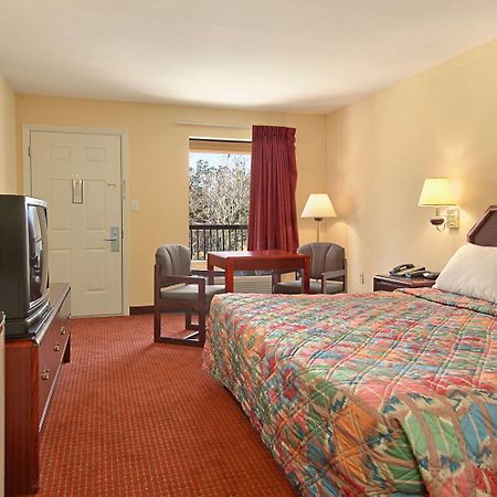 Days Inn By Wyndham Ocean Springs Extérieur photo