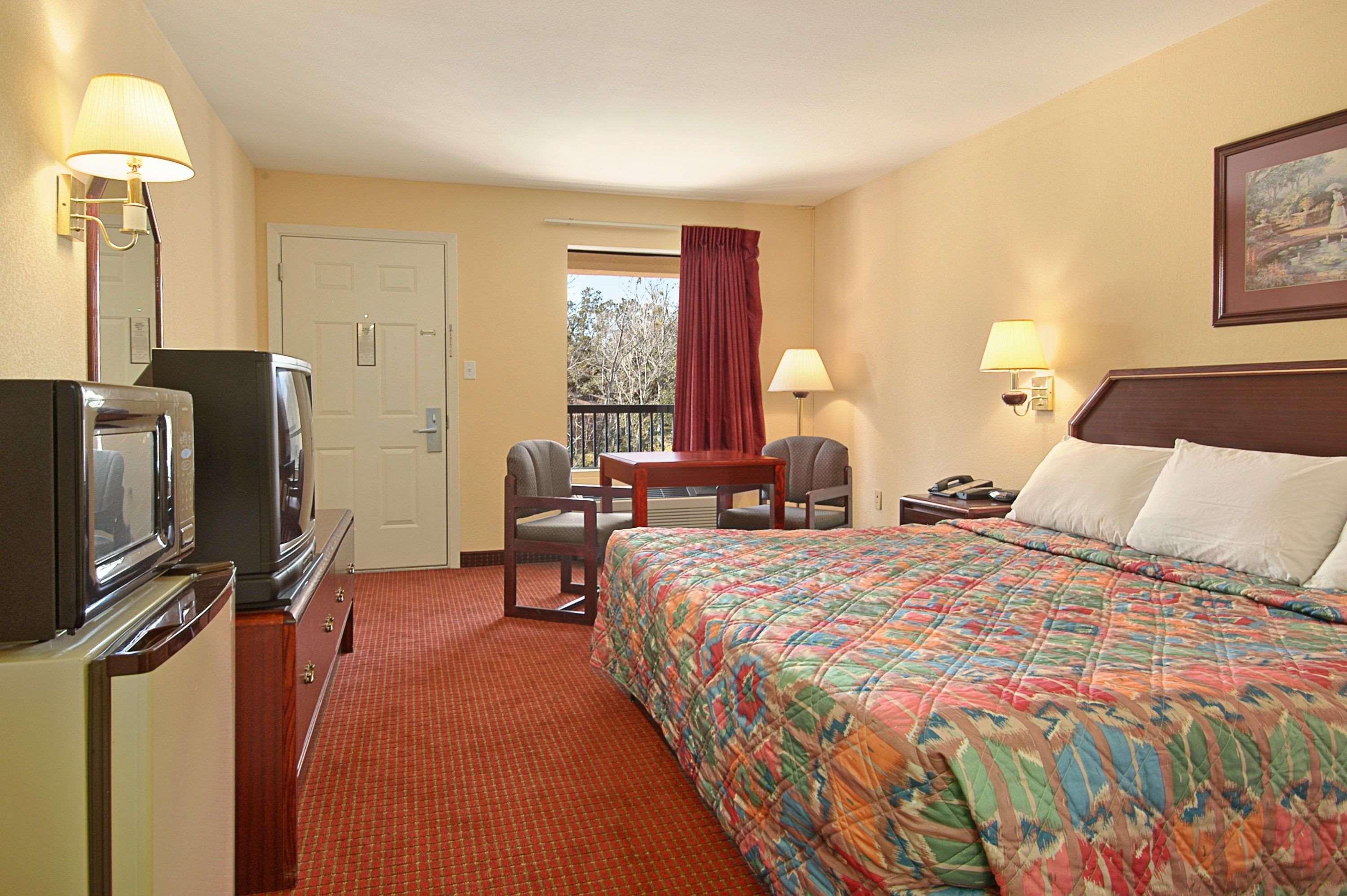 Days Inn By Wyndham Ocean Springs Extérieur photo