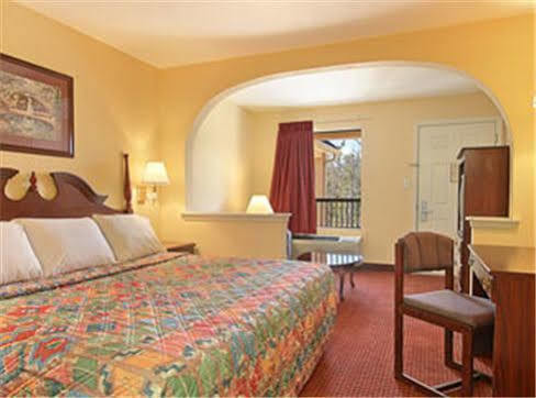 Days Inn By Wyndham Ocean Springs Extérieur photo