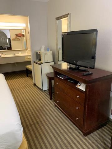 Days Inn By Wyndham Ocean Springs Extérieur photo